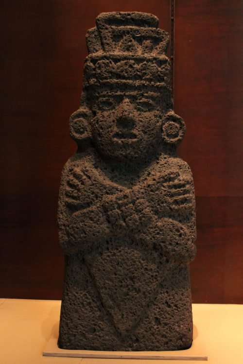 Personaje con Tocado de Símbolo del Año